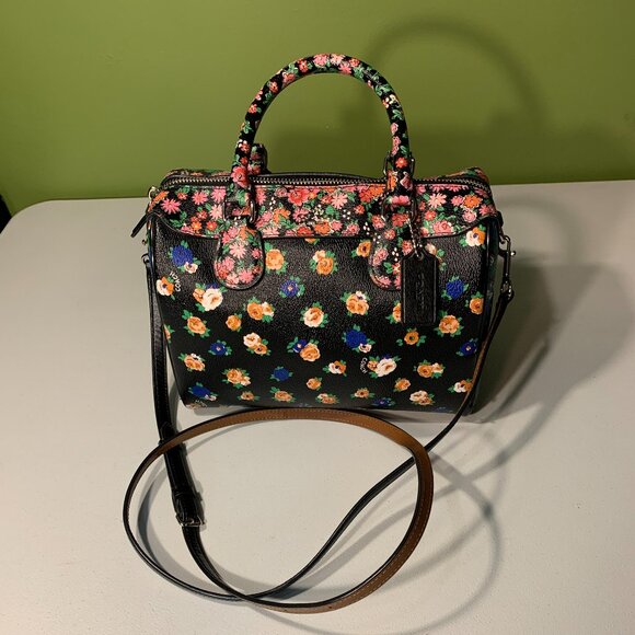Coach Handbags - Coach Mini-Bennett Floral handbag